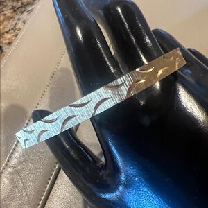 CROWN TRIFARI Vintage Etched Textured Gold Tone Bangle Bracelet